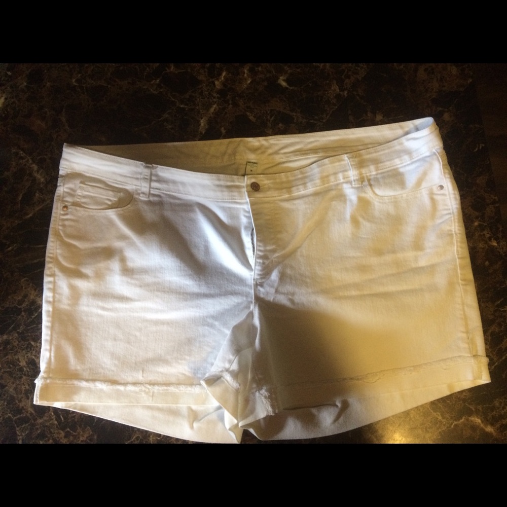 Women’s plus size shorts trio.